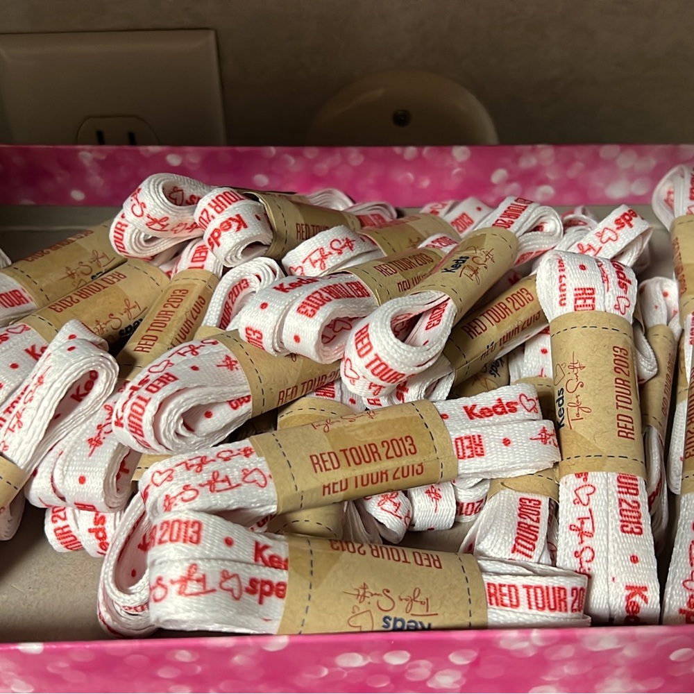 Taylor Swift RED 2013 shoe laces